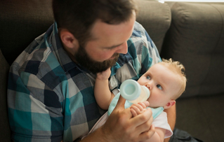 How to Bottle-Feed a Baby