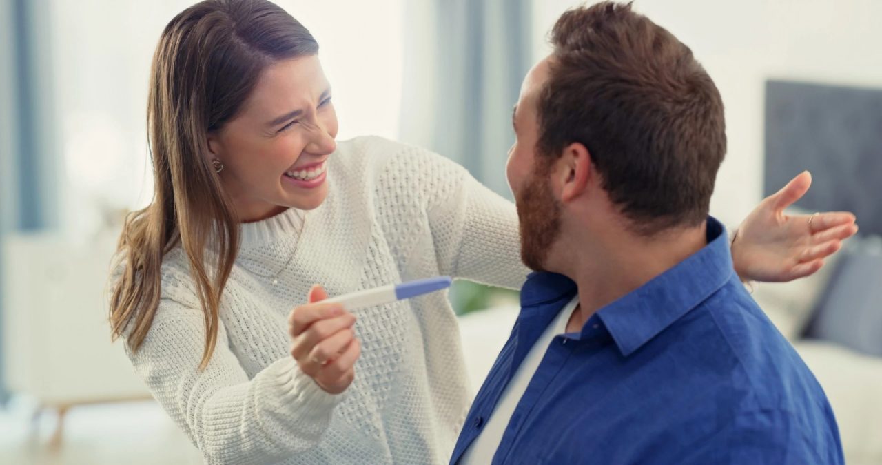 Couple discovering pregnancy